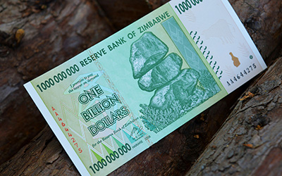 One billion Zimbabwe bill. Image: Rob / Unsplash